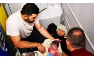 Travaglio sul volo Amman-Londra, bimba nasce durante un atterraggio di...