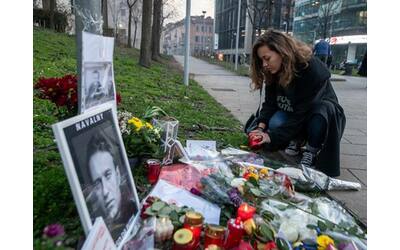 ucraina russia le notizie sulla guerra di oggi l appello della madre di navalny a putin sia restituito il corpo un prigioniero politico muore in carcere in bielorussia