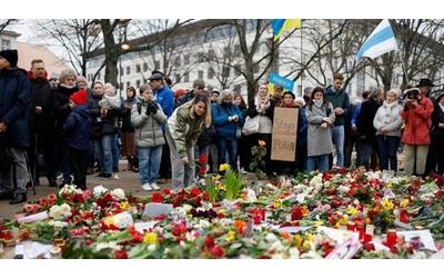 ucraina russia le notizie sulla guerra di oggi negato l accesso alla salma di navalny per il terzo giorno zelensky stipulati accordi per aiuti militari da altri paesi