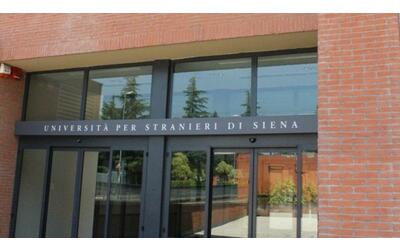 Università per stranieri di Siena, il rettore ferma le lezioni per la festa di fine Ramadan