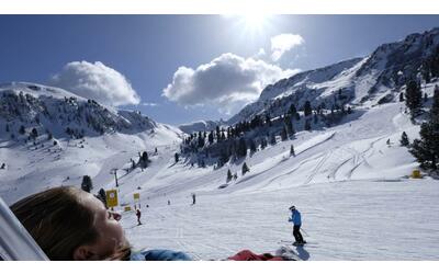 Weekend sulle piste da sci? Serve la crema a protezione solare 50: dove trovarla