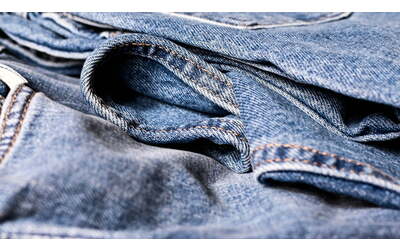 Il colore dei jeans, un nuovo metodo per tingerli riduce l'impatto ecologico