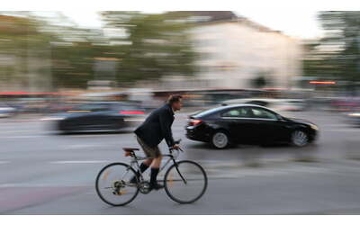 il comune paga chi va al lavoro in bici il buon esempio di trento per la mobilit sostenibile