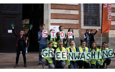 il parlamento europeo sanzioni alle aziende che fanno greenwashing