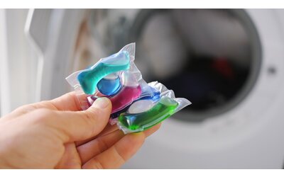 Inquinamento da microplastiche, perché New York vuole abolire le capsule per il bucato