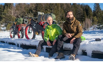 la nuova sfida di alex bellini in alaska su bici in plastica riciclata per raccontare gli impatti del clima