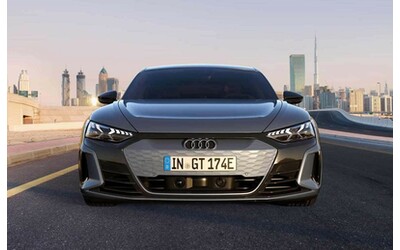 Audi e-tron GT, la sportiva elettrica tedesca si prepara al restyling. Foto...