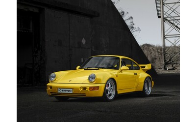Everrati 964 RSR, lesclusiva Porsche ritorna con motore 100% elettrico
