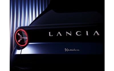 Lancia Ypsilon 2025, primo assaggio del posteriore