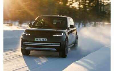 Land Rover, prime immagini della nuova Ranger Rover elettrica