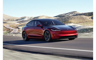 Nuova Tesla Model 3 Performance è ufficiale: la più potente di sempre