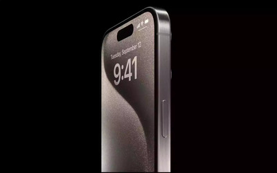iPhone 15 Pro (128 GB) in titanio nero: bastano 1099€ per portarselo a casa