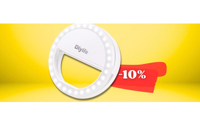 Selfie SPAZIALI con la ring light per smartphone, 36 LED e clip (12€)