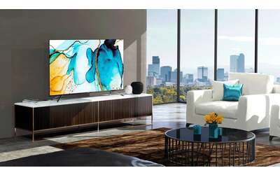 Smart TV 4K QLED in offerta a 299€: su Amazon NON HA RIVALI