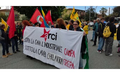 Carrara, ambientalisti e sindacati manifestano contro «l’economia di rapida» del marmo