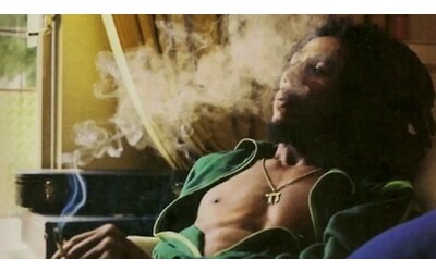 L’accusa al film su Bob Marley: “Va vietato ai minori, ci sono troppe canne”