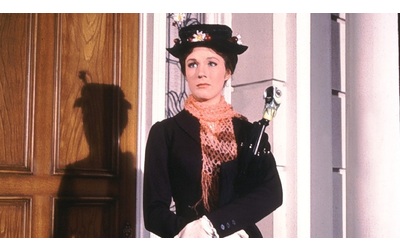 Mary Poppins è un film “discriminatorio”: il classico con Julie Andrews non è più per famiglie