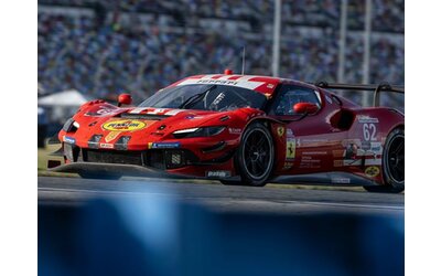 Ferrari 296 GT3 incanta a Daytona con una vittoria storica