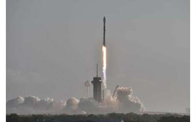 spacex lancia nuovi satelliti in grado di connettersi ai cellulari standard