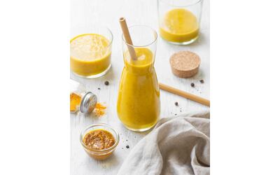 Golden smoothie: il frullato con tutta l’energia della curcuma