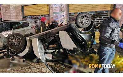 incidente a roma auto si ribalta pi volte 2 morti e 4 feriti gravissimi