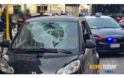 Incidente a Torpignattara: ciclista investito da un'auto, è grave