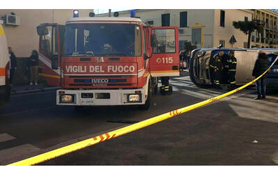 Incidente al Trullo, furgone si ribalta dopo scontro con auto: due feriti