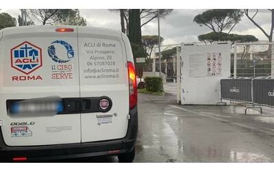 rubato il furgone dell acli roma a rischio 280mila pasti per i poveri della capitale