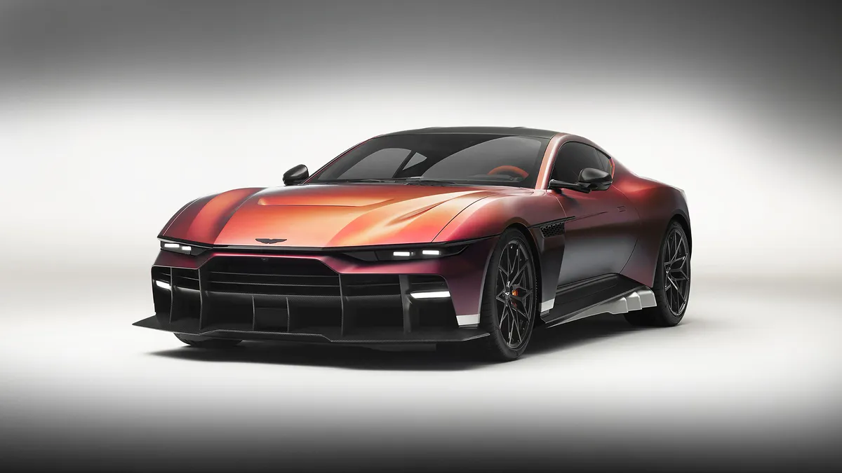 Aston Martin Valen, la nuova supercar V12 da 850 CV sfida la Ferrari 12Cilindri