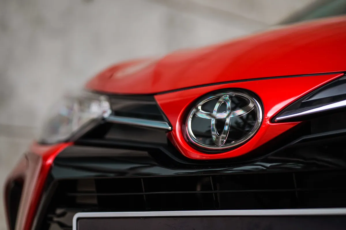 Toyota, il più grande colosso dell’auto al mondo non è più la prima azienda del Giappone