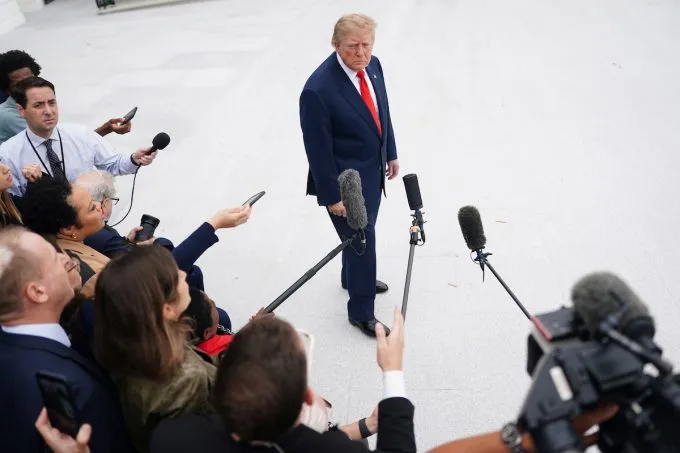 Trump ha detto che per l’Ucraina è ora di avere un nuovo presidente al posto di Zelensky
