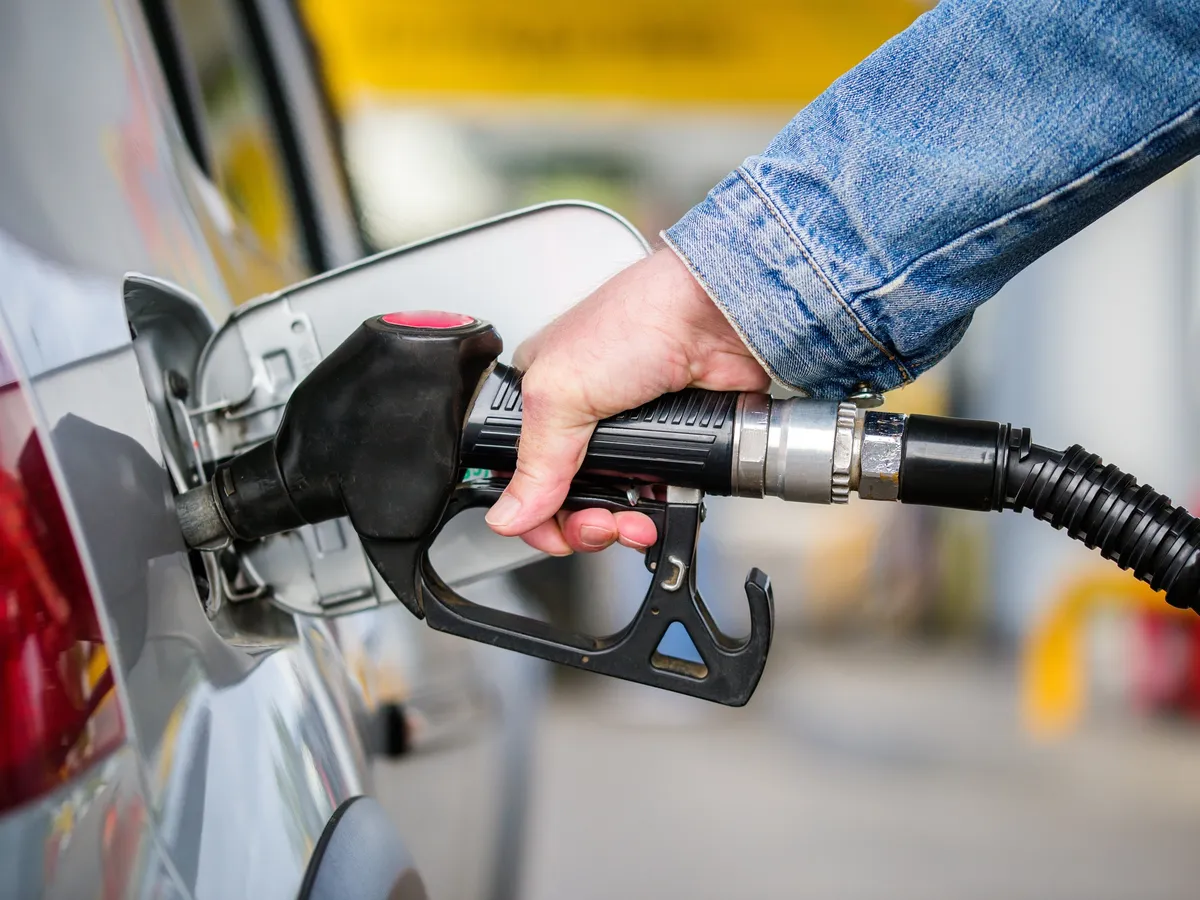 Carburanti, cosa accadrà dal 7 giugno: accise mobili o bonus famiglie?