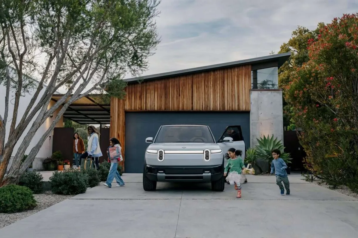 Rivian alza le stime 2026 e guarda all’Europa dove regna già la Cina