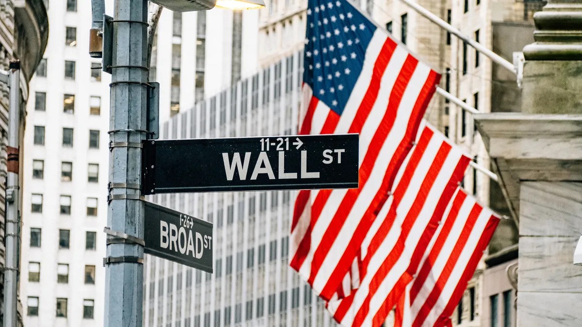 Wall Street apre in calo: Dow Jones perde lo 0,10%
