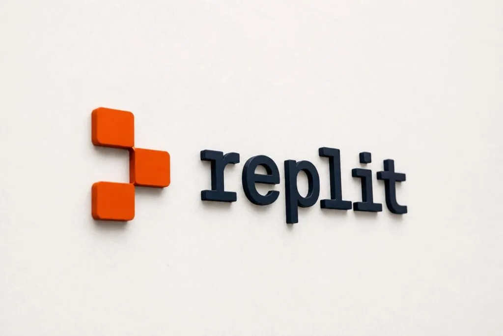 Replit lancia il Free Mode con GPT-5.6 Luna: codice per tutti