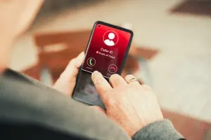 iPhone Users Beware: Scammers Are Using FaceTime to Steal Bank Info