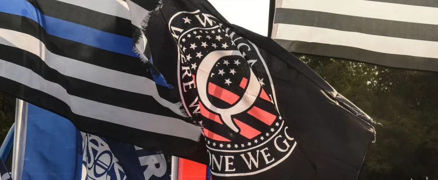 Persino i ricercatori di Facebook sono stati spinti nelle braccia dei cospirazionisti di QAnon