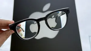 Hey Siri, You're the Framework for Apple's Smart Glasses Now
