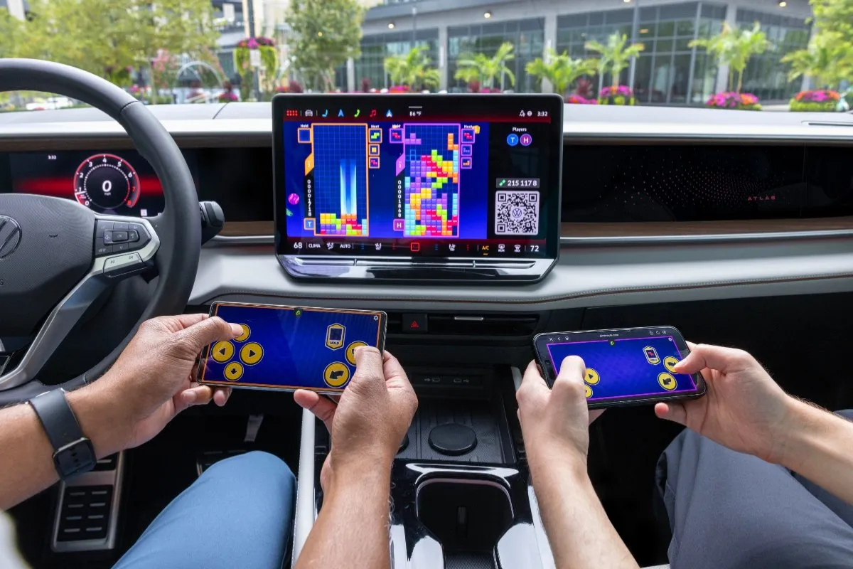 Volkswagen, nel 2027 videogame a bordo: l’AirConsole include anche Tetris