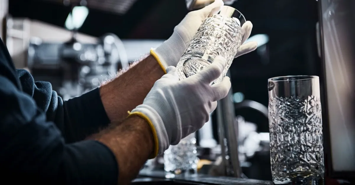 Aumento di 206 euro per i 28mila lavoratori del vetro