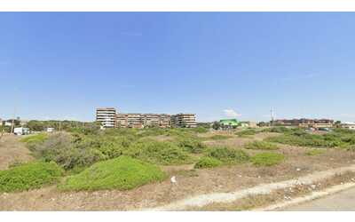 Lungomare di Ostia, il parco del mare cancella l’unica duna esistente