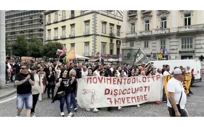 A Napoli corteo di circa 1000 disoccupati: “In piazza finché non avremo risposte. Siamo grida di sofferenza e disperazione”