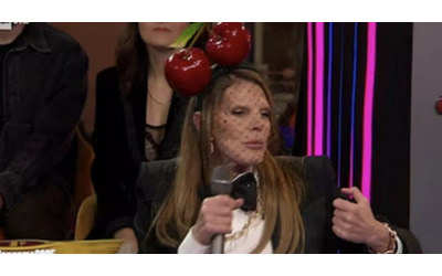 “A Selvaggia Lucarelli date un sacco di tempo, a me pochissimo. Se non mi date spazio non vengo più”: la polemica di Anna Dello Russo