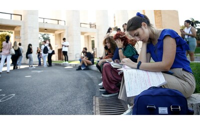 Accesso a medicina, quasi 65mila iscritti al semestre aperto. Ma il numero chiuso resta: 40mila...