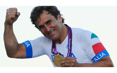 Addio Zanardi, martedì i funerali a Padova. Il messaggio della famiglia: “Grazie per l’affetto”. Bologna in lutto