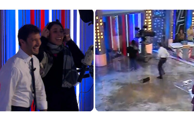 “Aiuto! Aiuto!”: Stefano De Martino corre per lo studio di Affari tuoi. Ecco cos’è successo