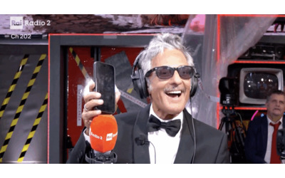 “Al Louvre la password per entrare era ‘Louvre’. Anche io sono stato rapinato. Qual era la mia password? Louvre, la stessa!”: la confessione (ironica) di Fiorello