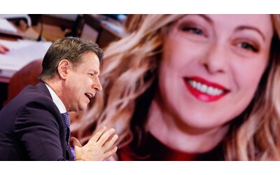 Alaska, Meloni: “Spiraglio di pace”. Conte: “Imbarazzante esultare. Politica guerrafondaia dell’Ue è fallimentare”