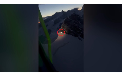 Alpinisti dispersi trascorrono la notte a 4mila di quota sul Monte Rosa, il soccorso alpino li salva all’alba – Video