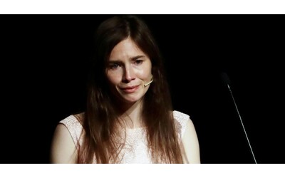 “Amanda Knox vuole rimescolare le carte”: la famiglia di Meredith Kercher furiosa punta il dito contro la serie di Disney+